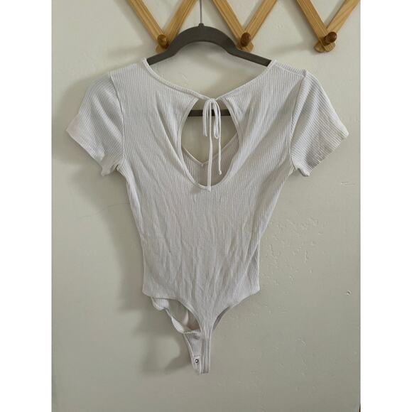 Abercrombie & Fitch Top Women's Bodysuit Thong White Short Sleeve Back Cut Out - Picture 4 of 6